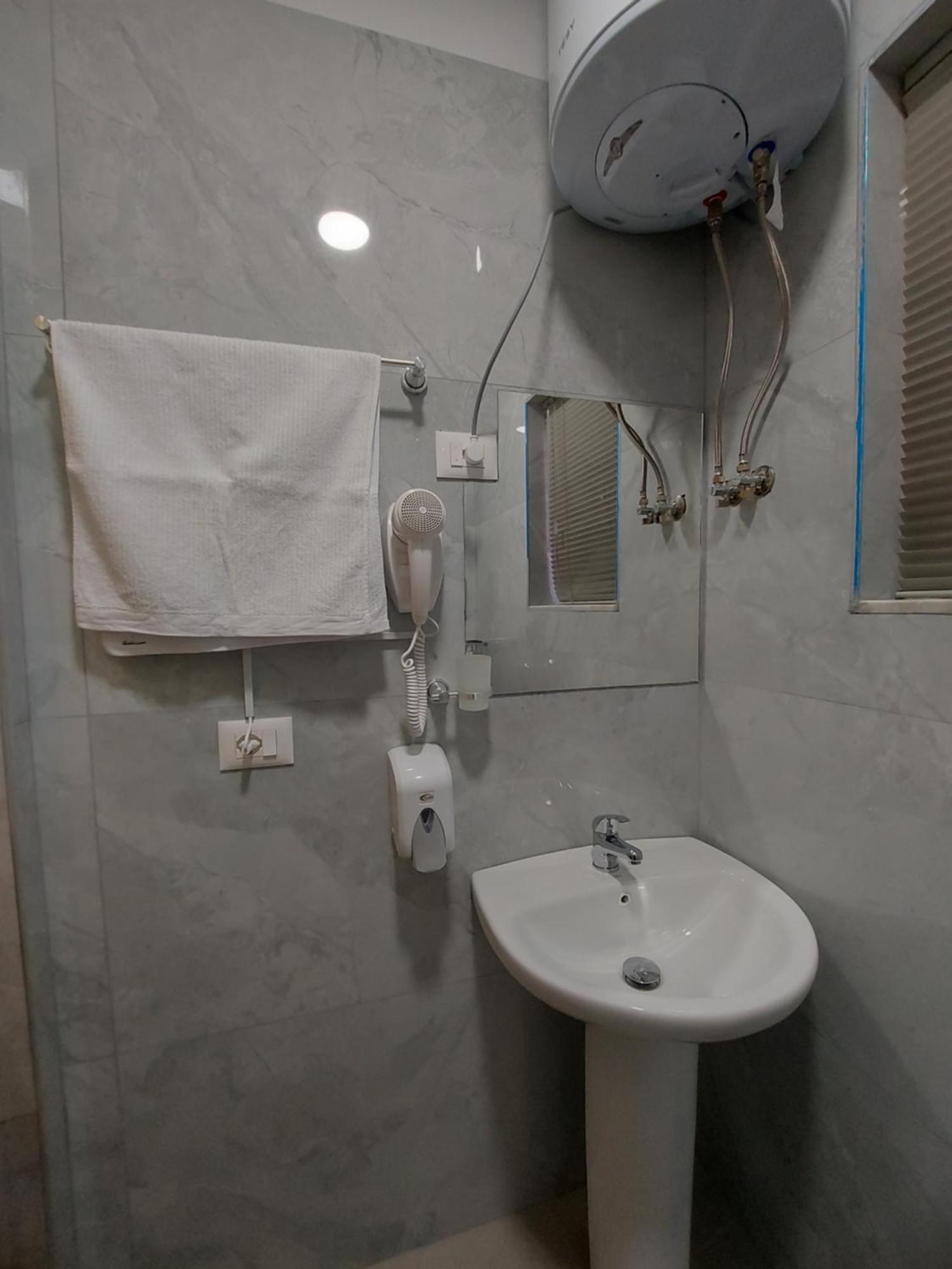 Center Cozy Nest Hotell Tirana Exteriör bild