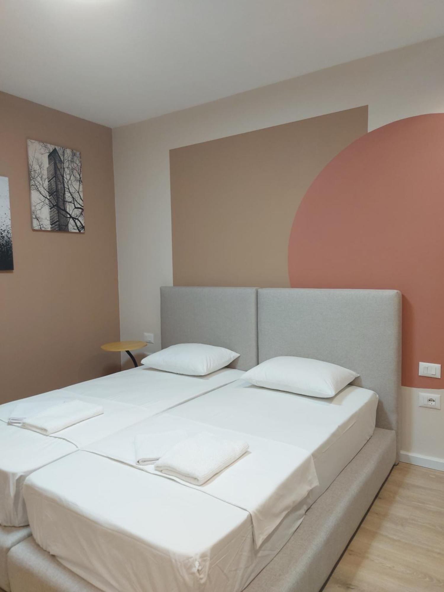 Center Cozy Nest Hotell Tirana Exteriör bild