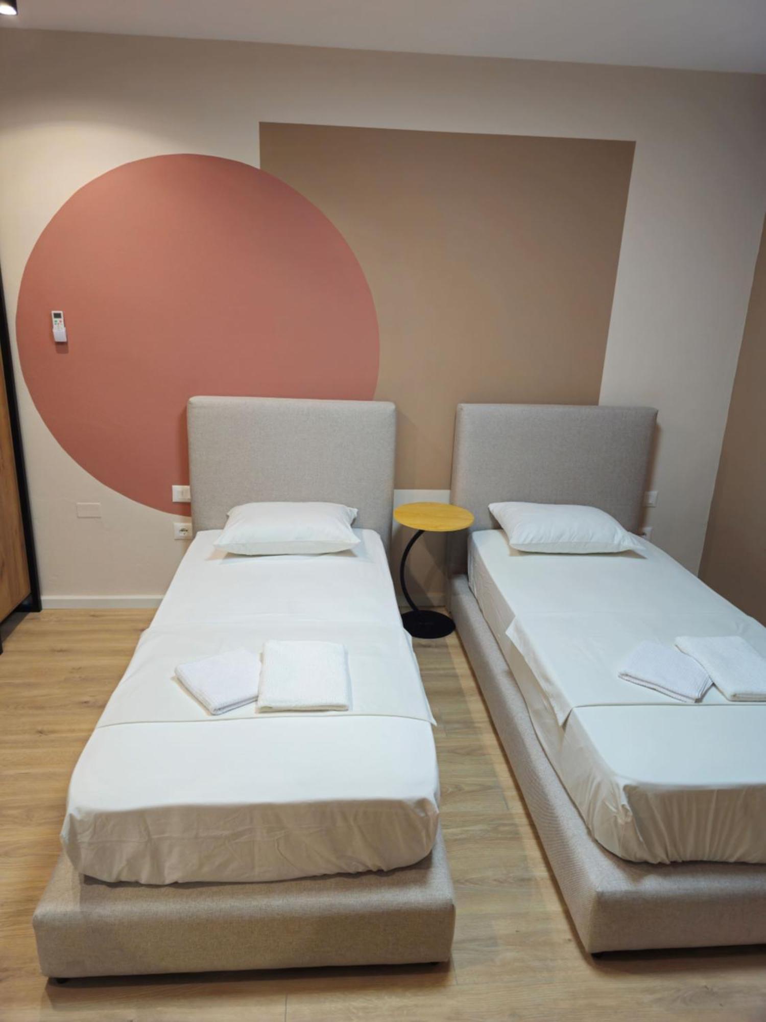 Center Cozy Nest Hotell Tirana Exteriör bild